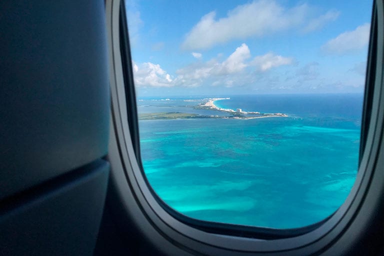 Reabren 7 rutas aéreas a Cancún por temporada decembrina