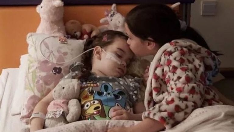 Niña de 5 años muere al ser tratada con paracetamol