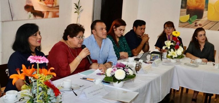 Se reúne Yohanet con profesionales del Colegio de Contaduría