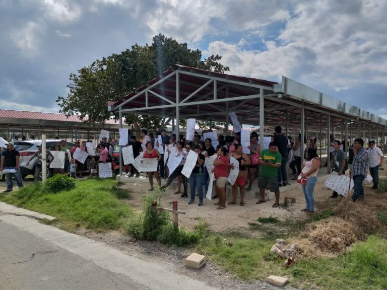 Mototaxistas de Puerto Aventuras exigen salida de policías