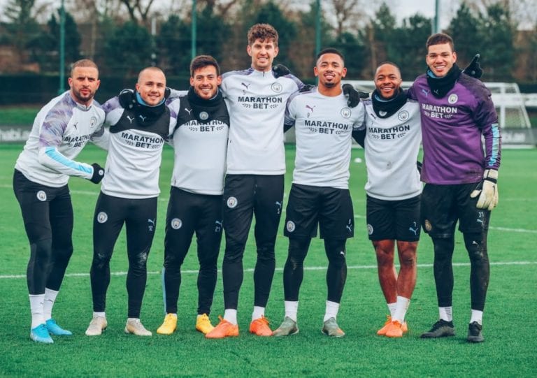 ¡Escándalo! Jugadores del Manchester City hacen fiesta con 22 modelos en hotel