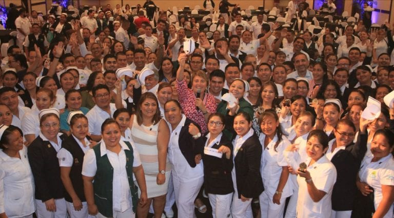 Resalta Ayuntamiento de Solidaridad a personal de Enfermería en su día