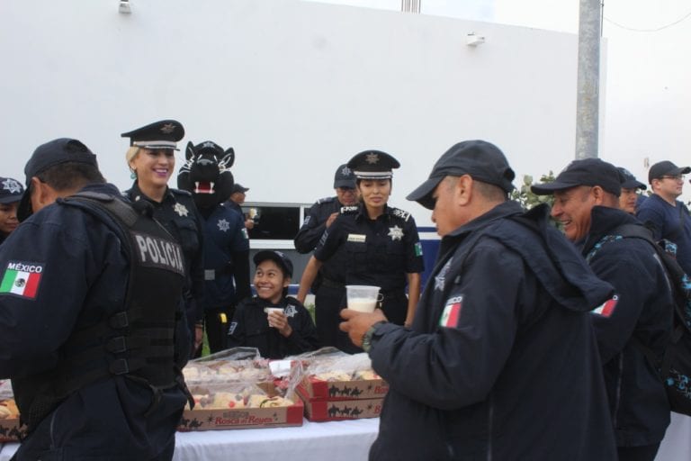 Niña playense cumple su sueño de ser policía por un día