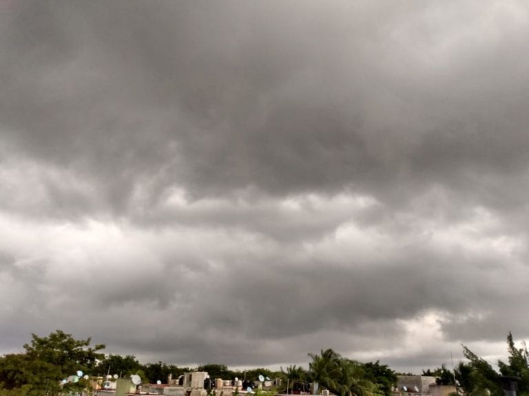 ¡Extrema precauciones! se avecinan chubascos y vientos fuertes al norte de Quintana Roo