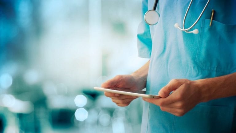 Insabi garantiza atención en salud con solo presentar INE o CURP