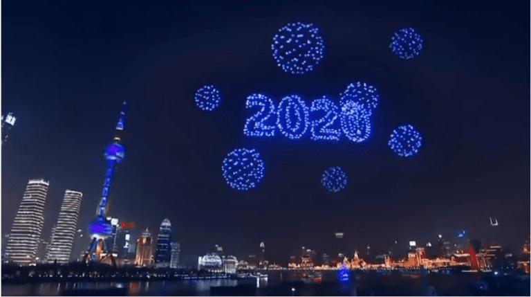 China cambia pirotecnia por drones para celebrar la llegada del 2020