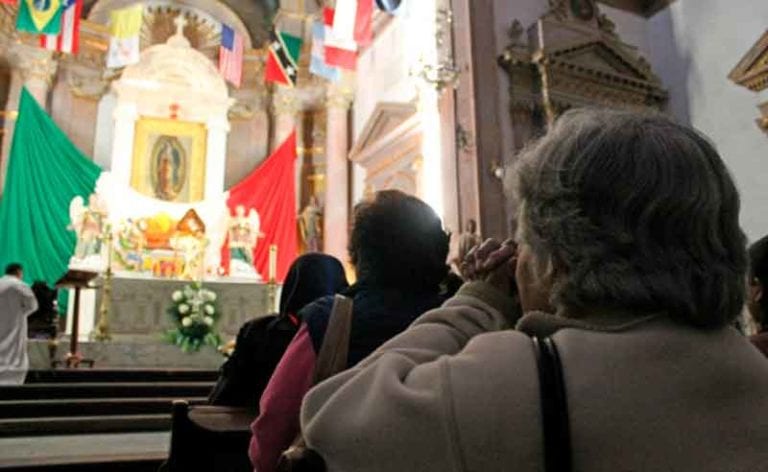 Cambia Diócesis de Quintana Roo rituales católicos por coronavirus