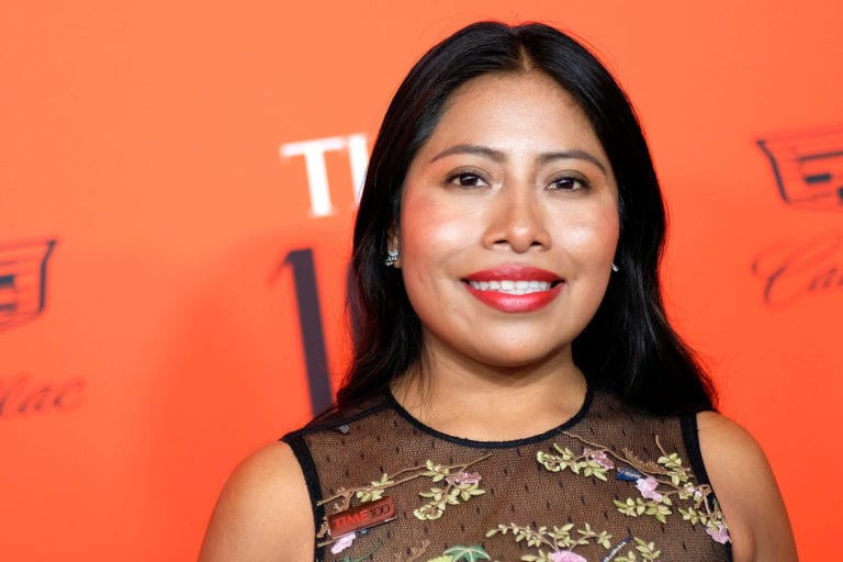 Hermana de Yalitza Aparicio, “la opaca” con tremendo escote