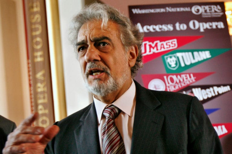 Admite Plácido Domingo que ha cometido acoso y abuso sexual