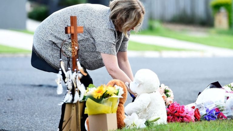 Ex jugador de Rugby Rowan Baxter quema vivos a su esposa e hijos al interior de su auto