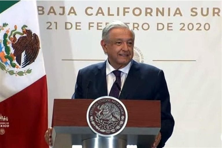 Encabeza AMLO reunión de seguridad en La Paz y anuncia construcción de termoeléctrica