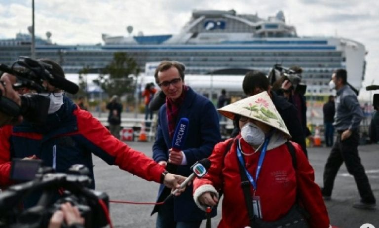 ¡Adiós cuarentena!; pasajeros del “Diamond Princess” desembarcan en Japón