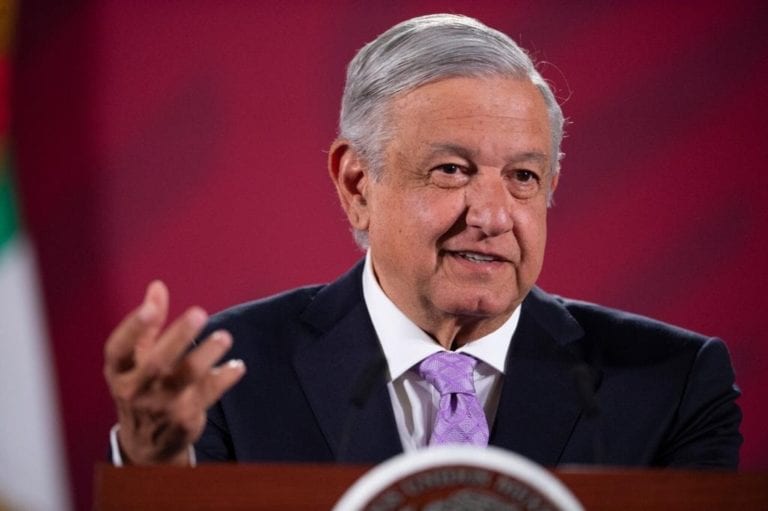 Vamos a trabajar en conjunto contra los feminicidios: AMLO