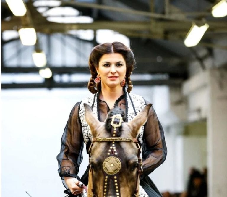 Galería: Conoce el trabajo del diseñador francés que se inspiró en María Félix