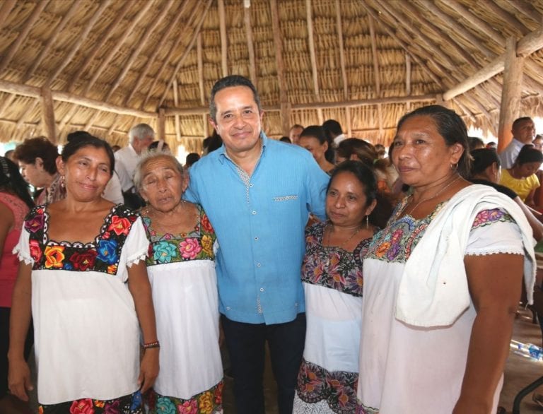 Sube aprobación de Carlos Joaquín; está en el lugar 11 de 32, según Arias Consultores