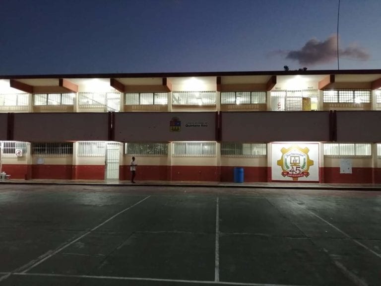 Mamá del niño que amenazó a maestro en Cozumel es policía