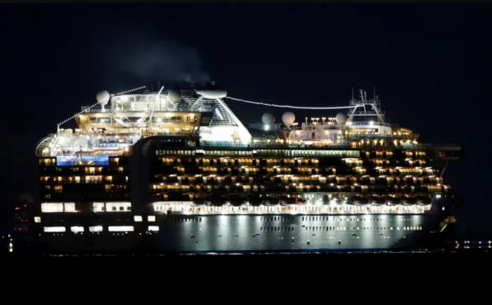 Pone Japón en cuarentena a más 3 mil 700 pasajeros de crucero por coronavirus
