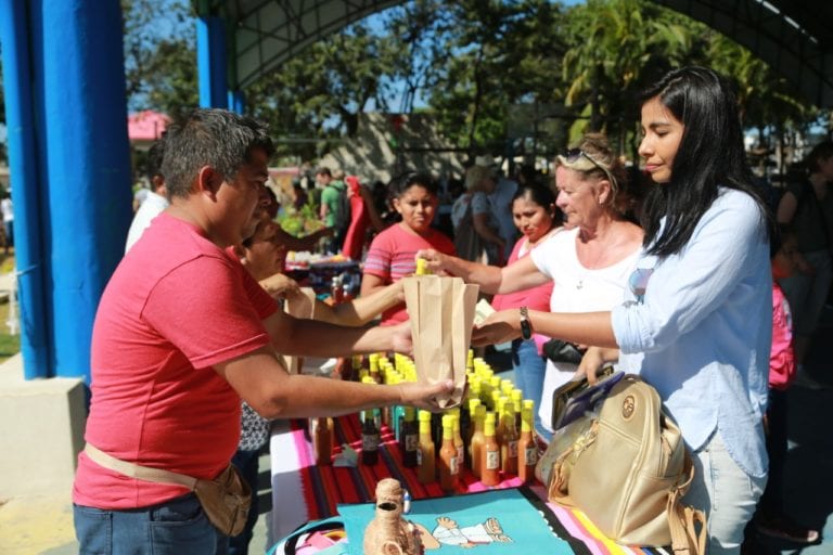 Celebran primer aniversario del Mercado Maya en Tulum