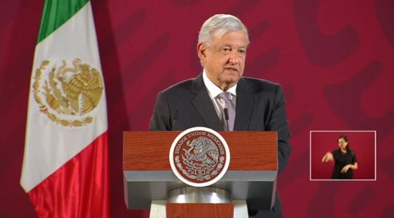Cuando pase pandemia convocaré a abrazarse y besarse en las plazas: AMLO