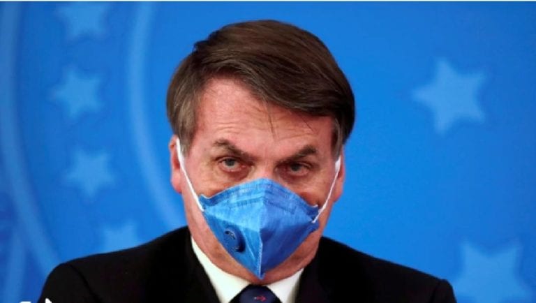 Brasileños nadan en alcantarillas, por eso se salvarán del coronavirus: Bolsonaro