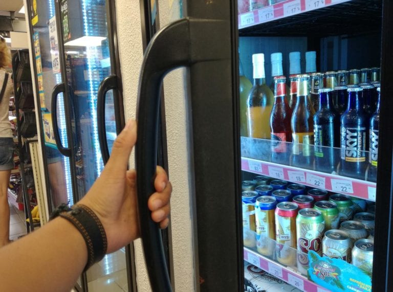 Sefiplan suspende venta de alcohol durante 14 días por Covid-19 en todo Q. Roo