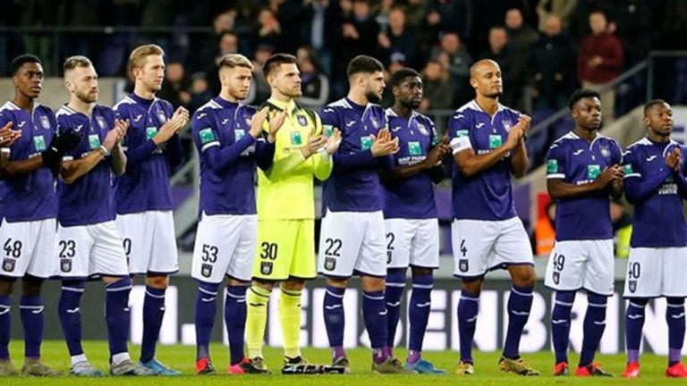 En la liga de Bélgica “despiden” a sus jugadores temporalmente por covid-19