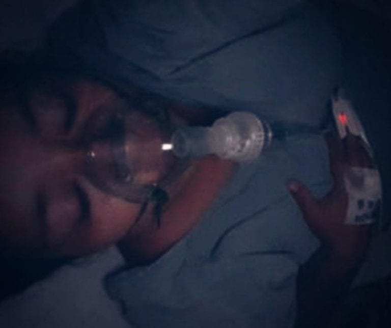 Aislada y tosiendo sangre, playense desesperada aguarda resultados de coronavirus