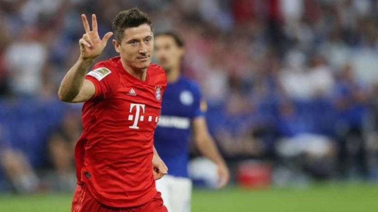 Lewandowski dona 1 millón de euros para la lucha contra el coronavirus