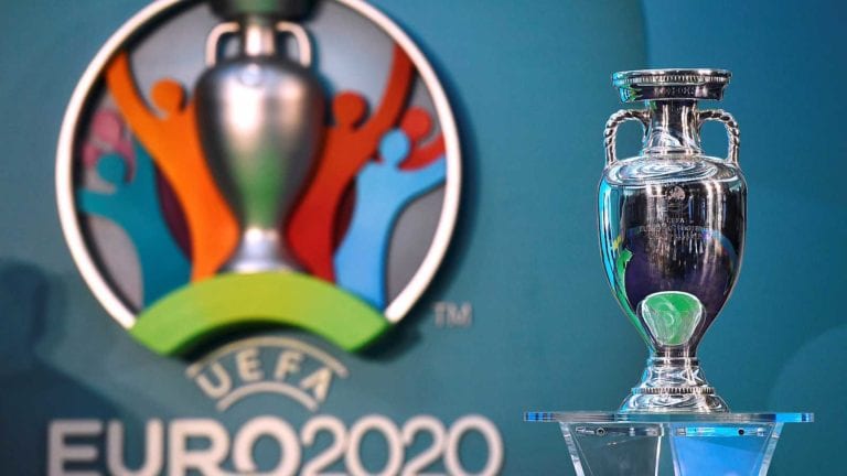 Oficial: Eurocopa se jugará hasta 2021