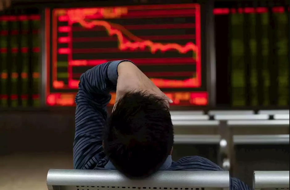 Wall Street suspende operaciones; la Bolsa Mexicana se hunde más de 7%