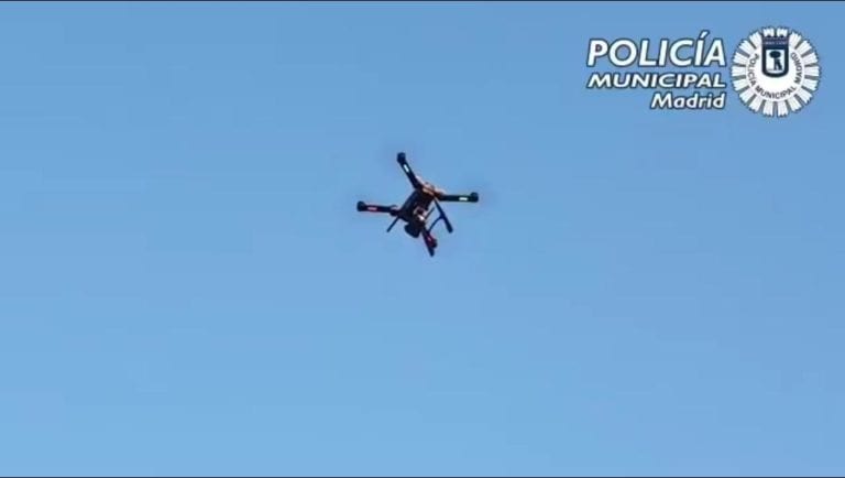 Con drones, Policía de España recuerda a ciudadanos que está prohibido salir de casa