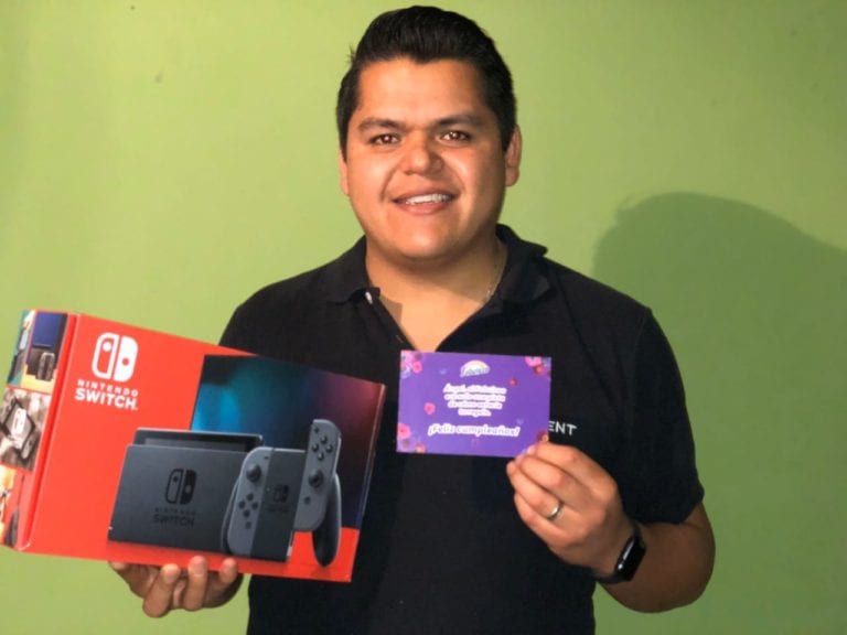 Video: Finalmente recibió su Nintendo Switch; se lo regaló Fabuloso