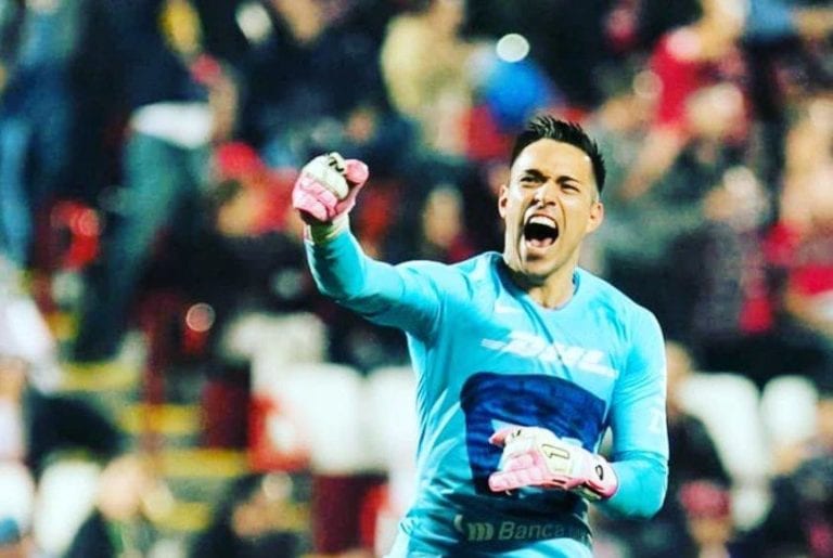 Critican al “Pollo” Saldívar, portero de Pumas, por cometer un penal