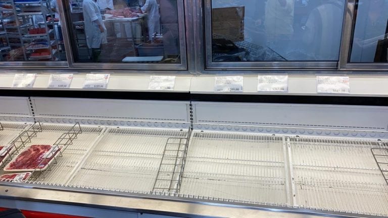 Racionan venta de productos en California tras compras de pánico por coronavirus