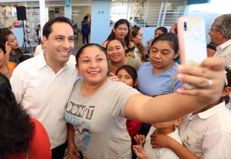 Mauricio Vila entrega nuevos plantes educativos en Kanasín