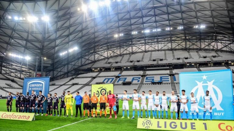 Otra más: Ligue 1 jugará un mes a puerta cerrada