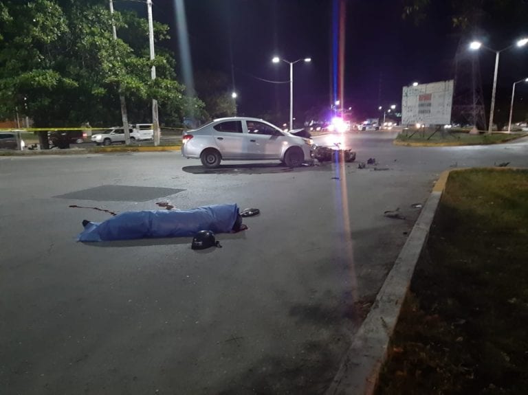 Muere motociclista en accidente causado por automovilista en Cancún