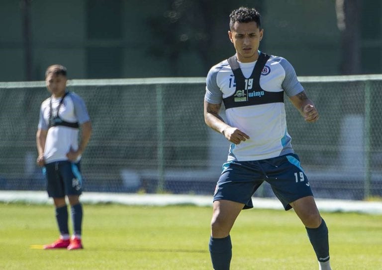Yoshimar Yotún recae en su lesión y causa baja del Cruz Azul
