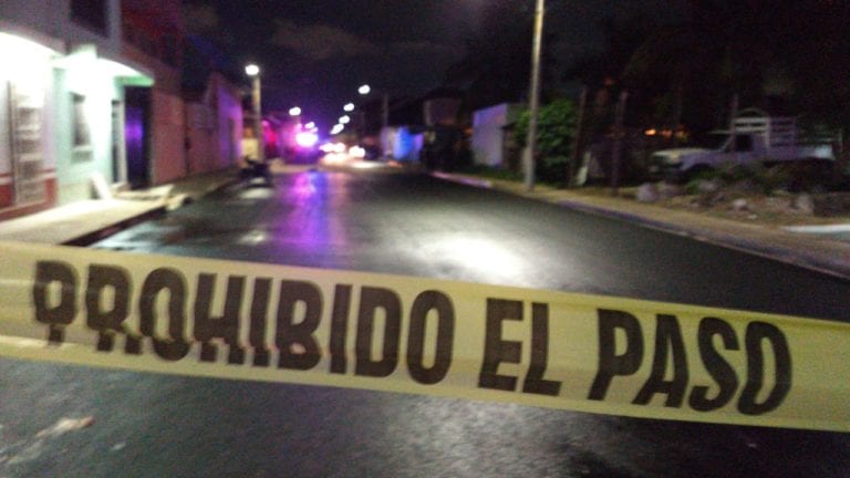 Balean a dos persona en Paraíso Maya