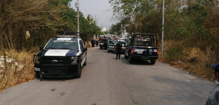 Ladronzuelo se da a la fuga pero abandona su botín en Playa del Carmen