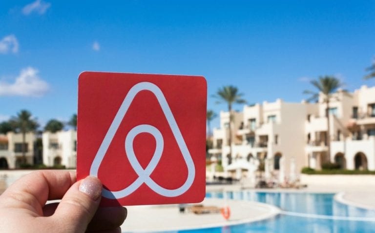 Actual contingencia de COVID-19 muestra necesidad de regular Airbnb