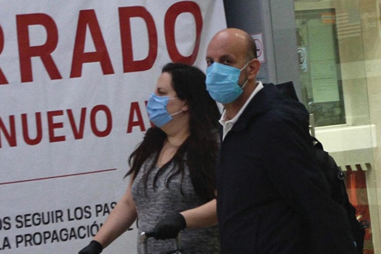 ¿Hormonas femeninas podrían salvar a hombre de coronavirus?