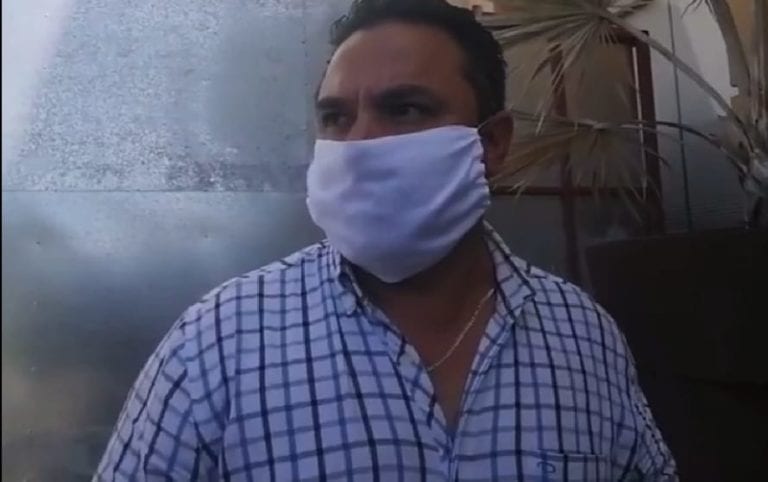 Delegado de Puerto Aventuras con proceso penal por portar armas, no quiere soltar su “hueso”