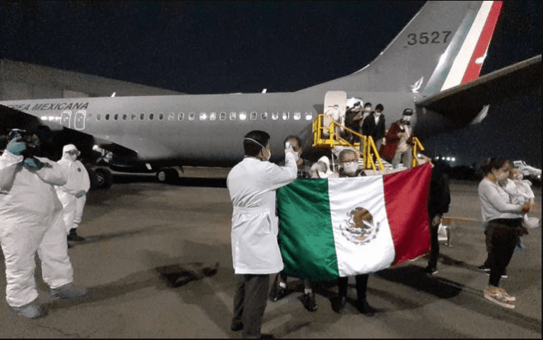 Pareja mexicana pasó su luna de miel varada en Sudáfrica por coronavirus