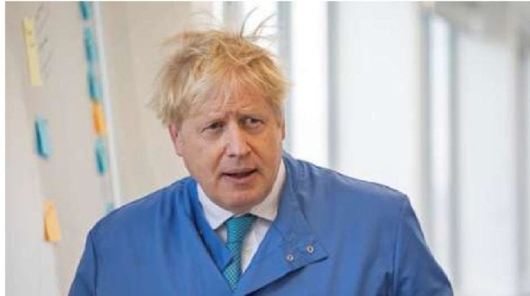 Boris Johnson sale del hospital tras dar positivo a Covid-19