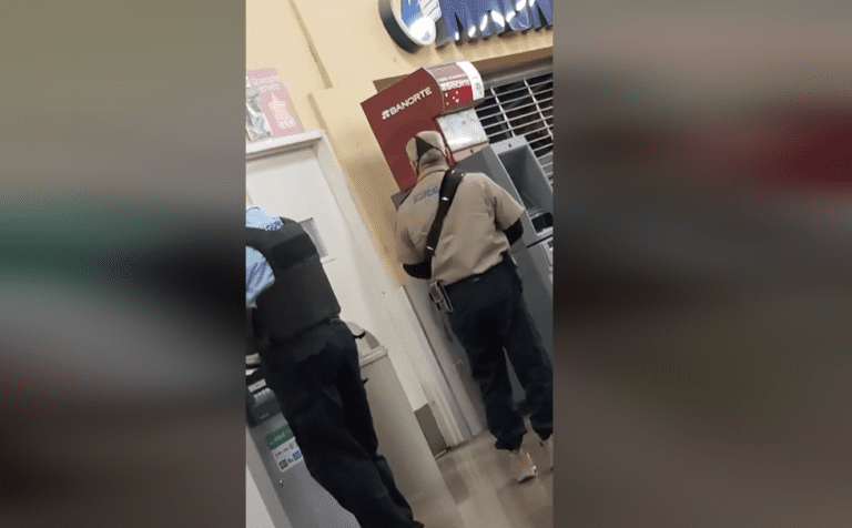 Video: a falta de cubrebocas, guardia de seguridad usa tanga para protegerse