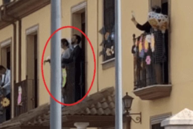 Video: Celebran en España la primera “coronaboda”