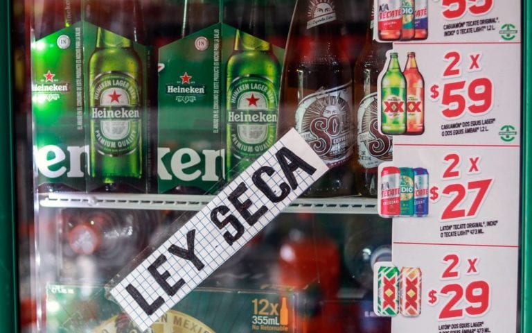 Heineken deja de distribuir cerveza: comienza Ley Seca en estados y las compras de pánico