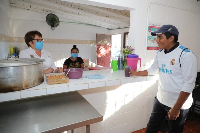Habilitan comedor comunitario en Puerto Aventuras