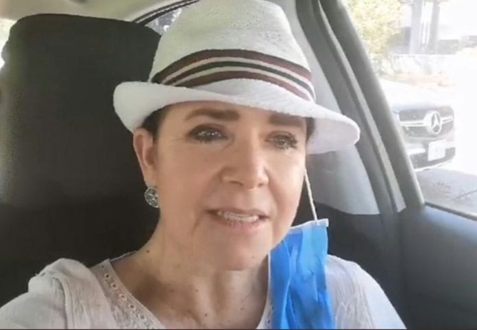 Se le nombró a esta mujer como #LadyBot